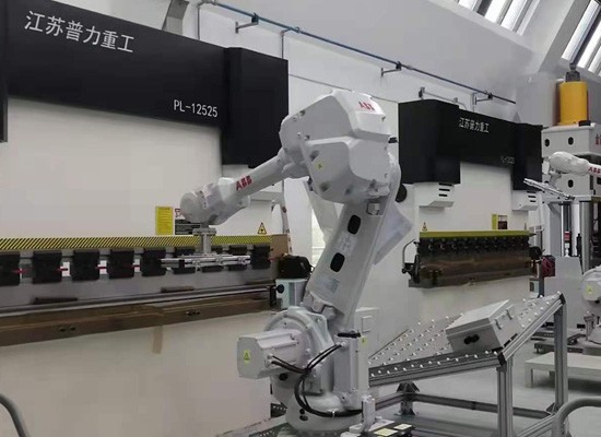 電液伺服數(shù)控折彎?rùn)C(jī)有何優(yōu)點(diǎn)，具備怎樣的性能特點(diǎn)?